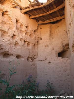 PEQUE�A C�MARA DENTRO DEL TORRE�N